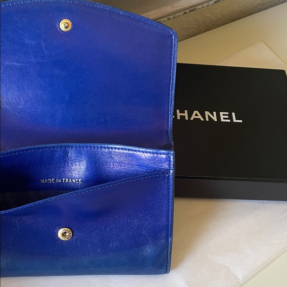 Chanel - Picture 3 of 10